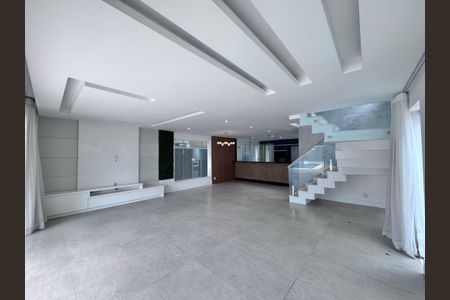 Sala de casa de condomínio para alugar com 5 quartos, 350m² em Recreio dos Bandeirantes, Rio de Janeiro
