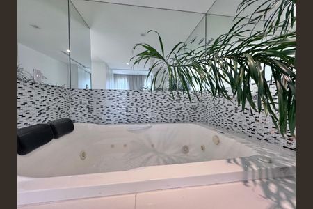 Casa de condomínio para alugar com 350m², 5 quartos e 5 vagas Casa de condomínio para alugar com 350m², 5 quartos e 5 vagasSuíte 1