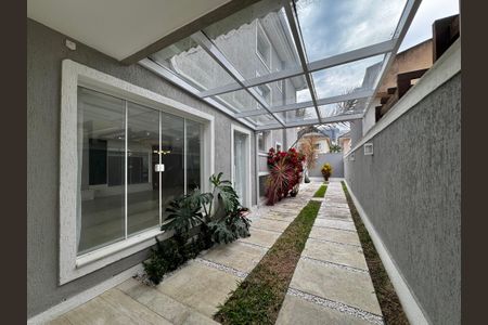Casa de condomínio para alugar com 350m², 5 quartos e 5 vagas Casa de condomínio para alugar com 350m², 5 quartos e 5 vagasÁrea externa