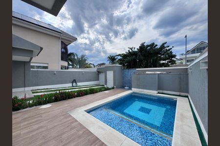 Casa de condomínio para alugar com 350m², 5 quartos e 5 vagas Casa de condomínio para alugar com 350m², 5 quartos e 5 vagasÁrea externa