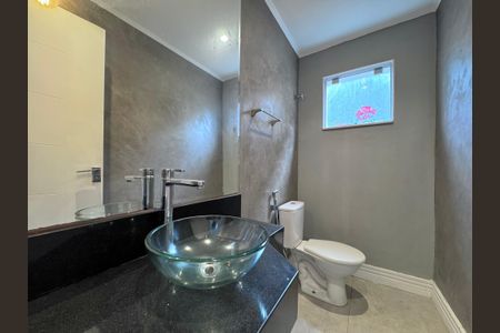 Casa de condomínio para alugar com 350m², 5 quartos e 5 vagas Casa de condomínio para alugar com 350m², 5 quartos e 5 vagasLavabo