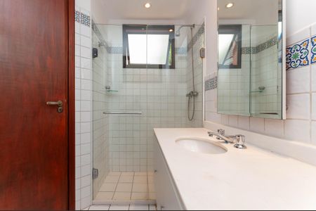 Apartamento para alugar com 96m², 3 quartos e 2 vagas Apartamento para alugar com 96m², 3 quartos e 2 vagasBanheiro Social