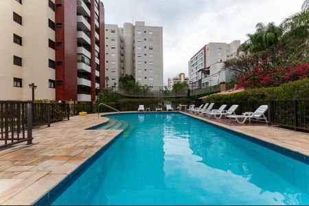 Apartamento para alugar com 96m², 3 quartos e 2 vagas Apartamento para alugar com 96m², 3 quartos e 2 vagasÁrea Comum - Piscina