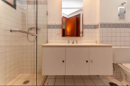 Apartamento para alugar com 96m², 3 quartos e 2 vagas Apartamento para alugar com 96m², 3 quartos e 2 vagasBanheiro Social