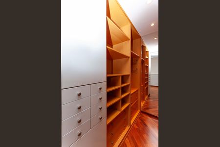 Apartamento para alugar com 96m², 3 quartos e 2 vagas Apartamento para alugar com 96m², 3 quartos e 2 vagasCloset Suíte