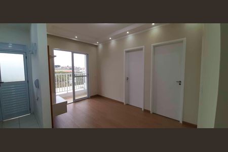 Sala de apartamento para alugar com 2 quartos, 45m² em Quitaúna, Osasco