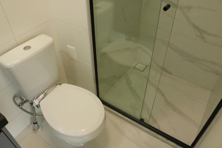 Banheiro de apartamento para alugar com 1 quarto, 32m² em Pompeia, São Paulo