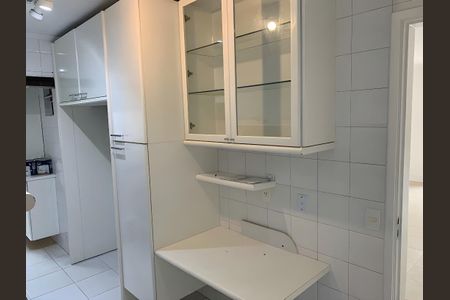 Cozinha de apartamento para alugar com 3 quartos, 100m² em Cidade Monções, São Paulo