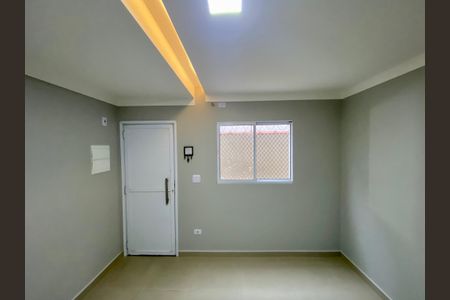 Sala de casa de condomínio para alugar com 2 quartos, 65m² em Vila Tupi, Praia Grande
