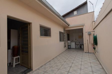 Casa para alugar com 117m², 2 quartos e 3 vagas Casa para alugar com 117m², 2 quartos e 3 vagasQuintal
