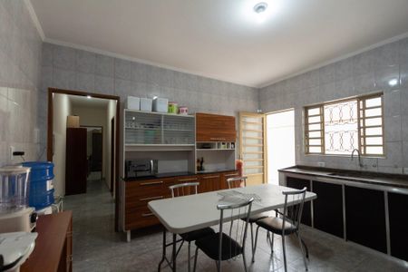 Casa para alugar com 117m², 2 quartos e 3 vagas Casa para alugar com 117m², 2 quartos e 3 vagasCozinha
