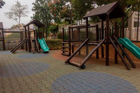 Apartamento à venda com 72m², 3 quartos e 1 vaga Apartamento à venda com 72m², 3 quartos e 1 vagaÁrea comum - Playground
