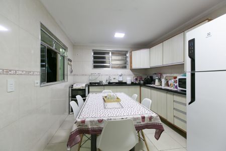 Casa à venda com 200m², 2 quartos e 1 vaga Casa à venda com 200m², 2 quartos e 1 vagaCozinha