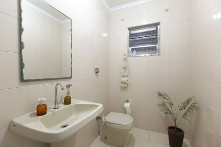 Casa à venda com 200m², 2 quartos e 1 vaga Casa à venda com 200m², 2 quartos e 1 vagaBanheiro 2