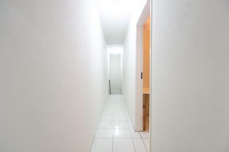 Corredor de casa para alugar com 2 quartos, 200m² em Parada Xv de Novembro, São Paulo