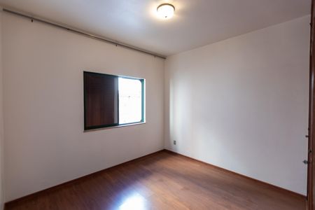 Apartamento à venda com 127m², 4 quartos e 1 vagaQuarto 2