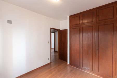 Apartamento à venda com 127m², 4 quartos e 1 vagaQuarto 1