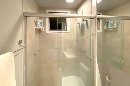 Apartamento à venda com 60m², 2 quartos e 2 vagas Apartamento à venda com 60m², 2 quartos e 2 vagasBanheiro da Suíte 1