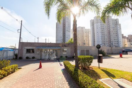 Apartamento para alugar com 47m², 2 quartos e 1 vaga Apartamento para alugar com 47m², 2 quartos e 1 vagaFachada