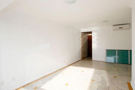 Sala de apartamento para alugar com 3 quartos, 116m² em Petrópolis, Porto Alegre