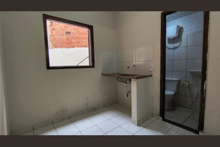 Cozinha de kitnet/studio para alugar com 1 quarto, 15m² em Vargem Grande, Rio de Janeiro