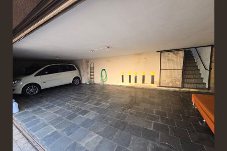 Casa à venda com 157m², 3 quartos e 3 vagas Casa à venda com 157m², 3 quartos e 3 vagasGaragem