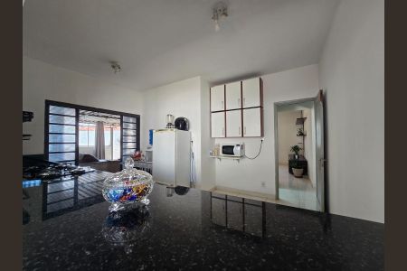 Casa à venda com 157m², 3 quartos e 3 vagas Casa à venda com 157m², 3 quartos e 3 vagasCozinha