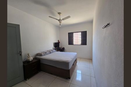Casa à venda com 157m², 3 quartos e 3 vagas Casa à venda com 157m², 3 quartos e 3 vagasQuarto 1