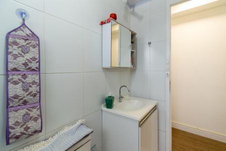 Apartamento à venda com 66m², 2 quartos e 1 vaga Apartamento à venda com 66m², 2 quartos e 1 vagaBanheiro Social