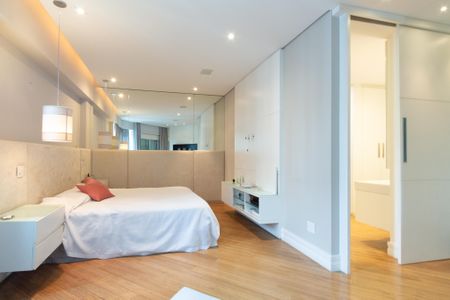 Apartamento à venda com 245m², 2 quartos e 4 vagasSuíte 2