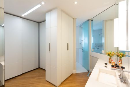 Apartamento à venda com 245m², 2 quartos e 4 vagasSuíte 2