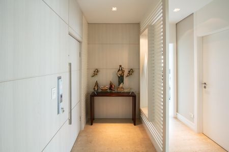 Apartamento à venda com 245m², 2 quartos e 4 vagasEntrada