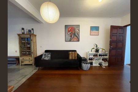 Sala de casa à venda com 3 quartos, 250m² em Jardim Rizzo, São Paulo