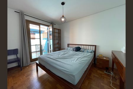 Suíte de casa à venda com 3 quartos, 250m² em Jardim Rizzo, São Paulo