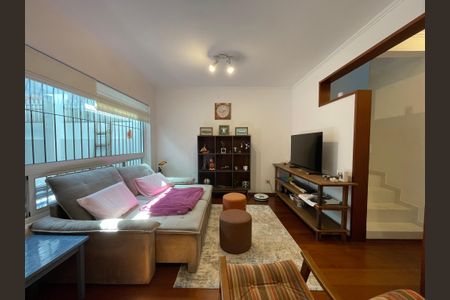 Sala de casa para alugar com 3 quartos, 250m² em Jardim Rizzo, São Paulo