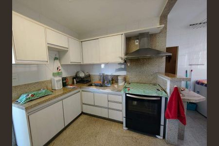 Apartamento à venda com 3 quartos, 114m² em Santa Tereza, Belo Horizonte