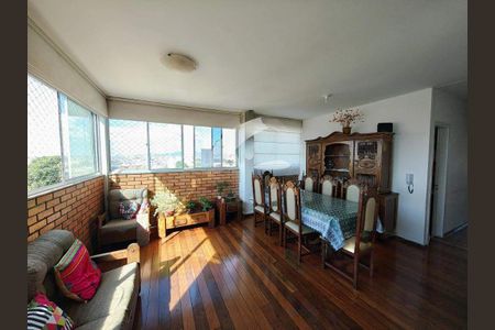 Apartamento à venda com 3 quartos, 114m² em Santa Tereza, Belo Horizonte