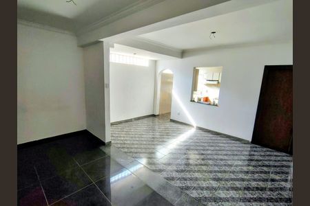 Casa à venda com 3 quartos, 209m² em Alto Barroca, Belo Horizonte