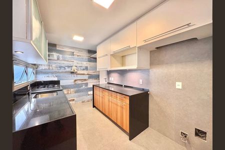 Apartamento à venda com 157m², 4 quartos e 2 vagas