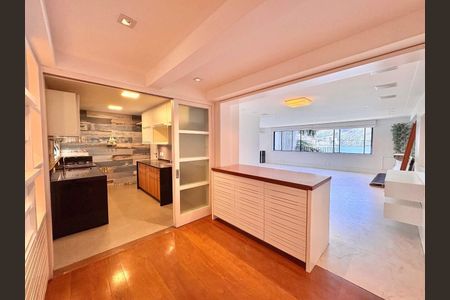 Apartamento à venda com 157m², 4 quartos e 2 vagas