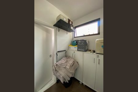 Apartamento à venda com 182m², 3 quartos e 3 vagas Apartamento à venda com 182m², 3 quartos e 3 vagasÁrea de Serviço