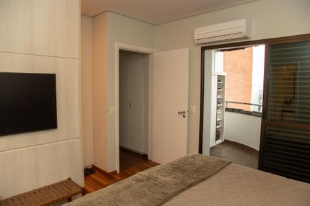 Apartamento à venda com 182m², 3 quartos e 3 vagas Apartamento à venda com 182m², 3 quartos e 3 vagasQuarto Suíte
