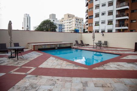 Apartamento à venda com 182m², 3 quartos e 3 vagas Apartamento à venda com 182m², 3 quartos e 3 vagasPiscina