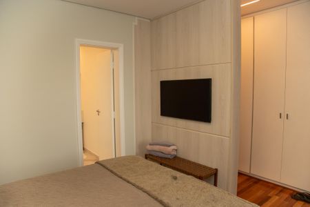 Apartamento à venda com 182m², 3 quartos e 3 vagas Apartamento à venda com 182m², 3 quartos e 3 vagasQuarto Suíte