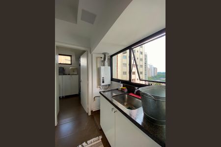 Apartamento à venda com 182m², 3 quartos e 3 vagas Apartamento à venda com 182m², 3 quartos e 3 vagasÁrea de Serviço