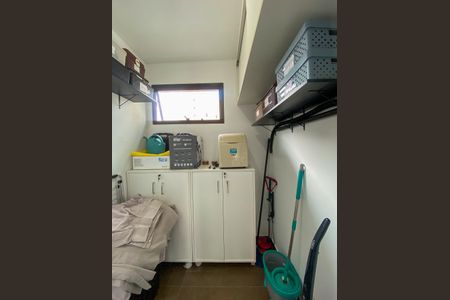 Apartamento à venda com 182m², 3 quartos e 3 vagas Apartamento à venda com 182m², 3 quartos e 3 vagasÁrea de Serviço