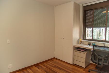 Apartamento à venda com 182m², 3 quartos e 3 vagas Apartamento à venda com 182m², 3 quartos e 3 vagasQuarto 3 - Suíte
