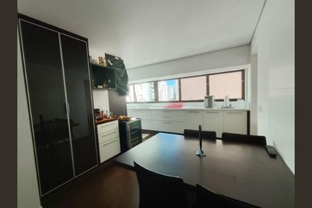 Apartamento à venda com 3 quartos, 182m² em Parque Colonial, São Paulo