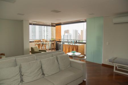 Apartamento à venda com 182m², 3 quartos e 3 vagas Apartamento à venda com 182m², 3 quartos e 3 vagasSala