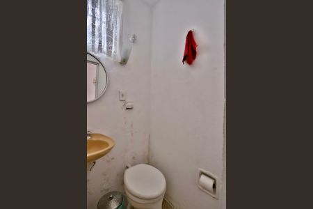 Casa à venda com 160m², 3 quartos e 4 vagas Casa à venda com 160m², 3 quartos e 4 vagasBanheiro de serviço